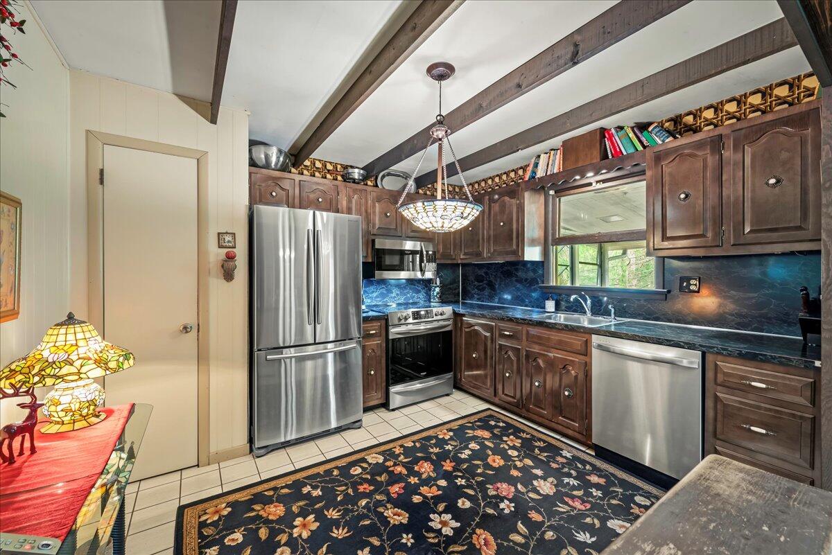 1125 Rhododendron Lane, Pocono Summit, Pennsylvania image 11