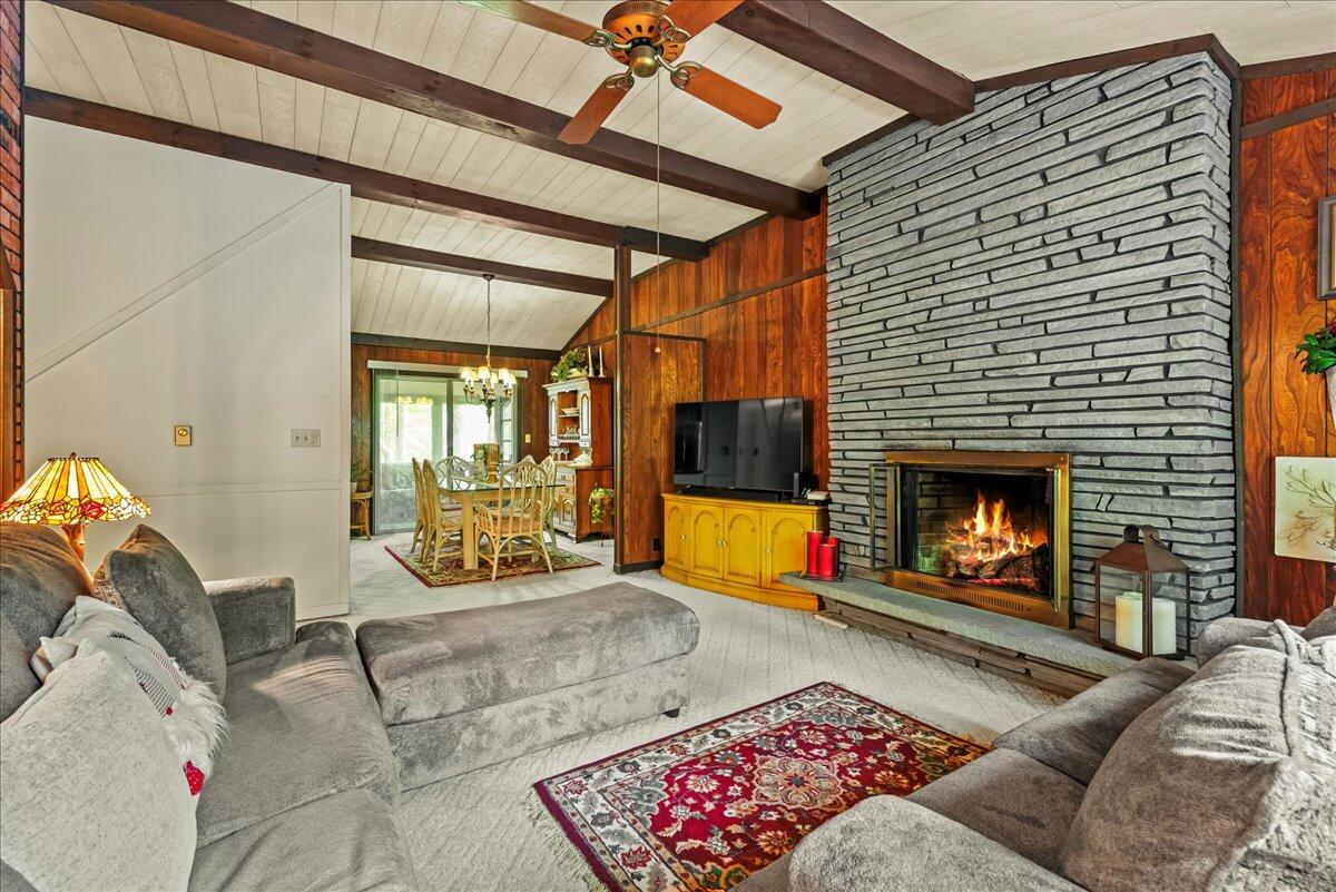 1125 Rhododendron Lane