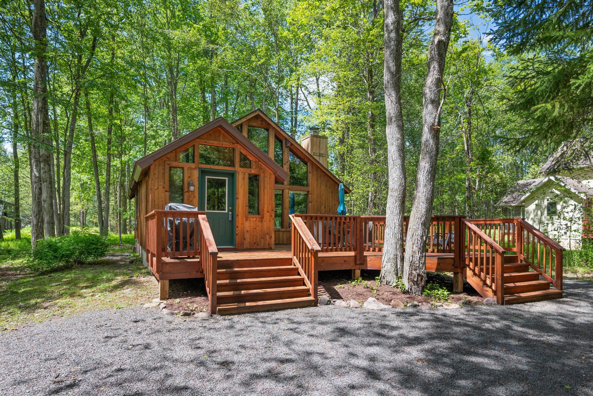 2107 Oak Road, Pocono Pines, Pennsylvania image 1