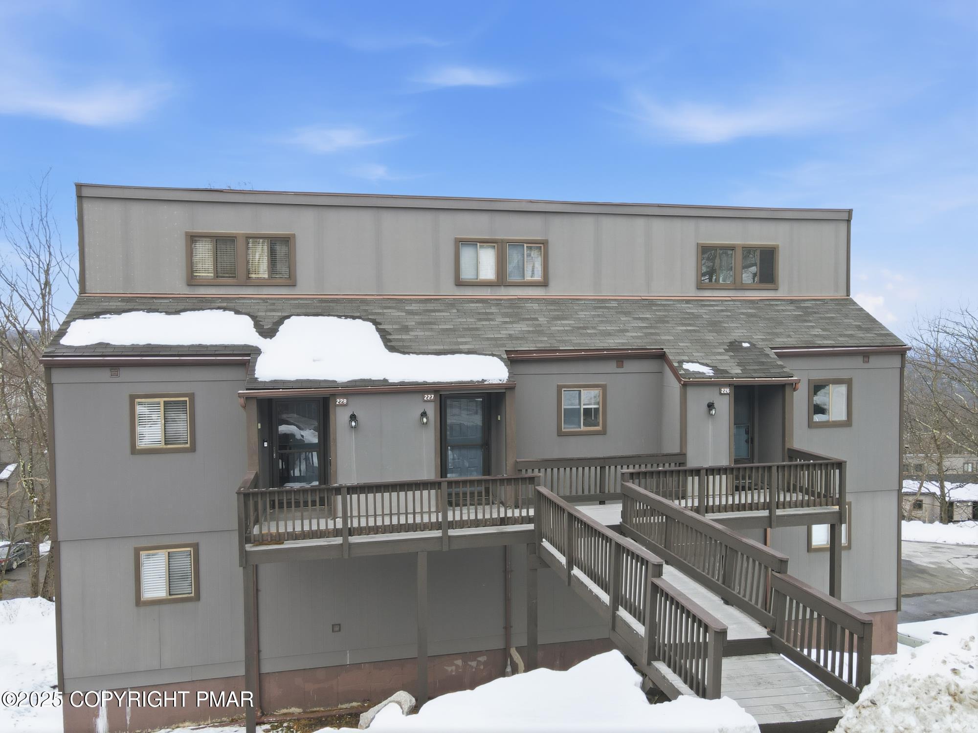 227 Cross Country Lane