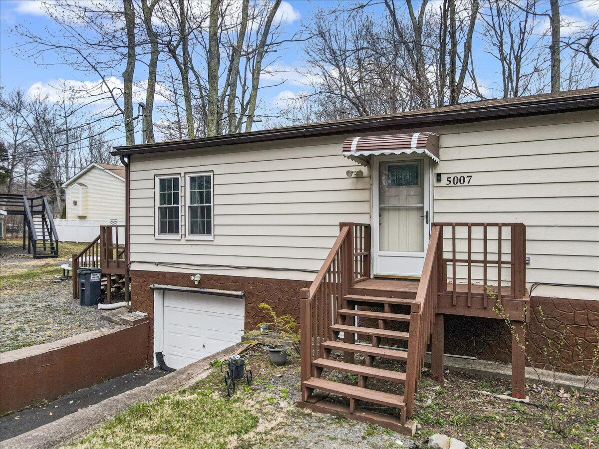 5007 Holiday Drive, Pocono Summit, Pennsylvania image 45