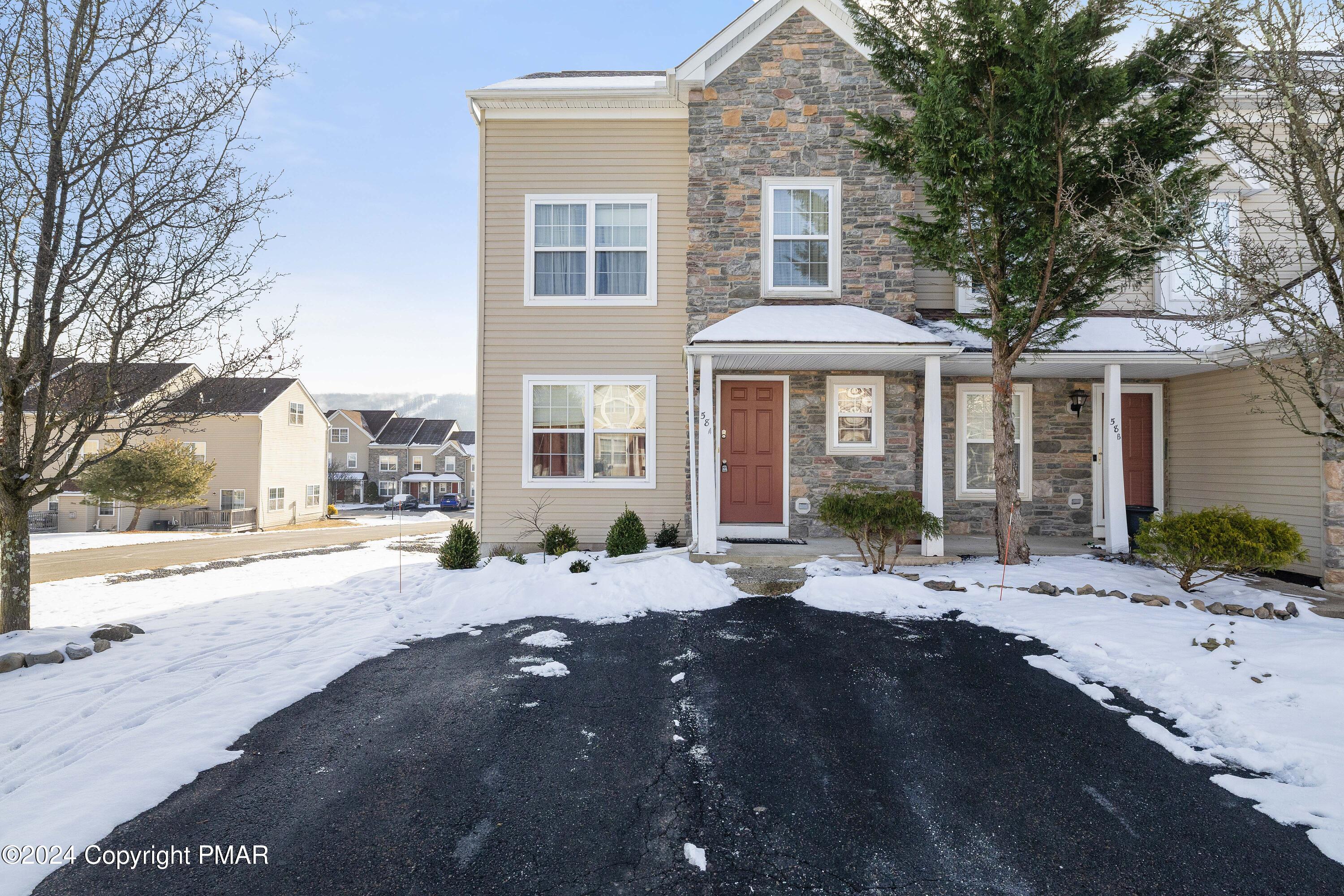 58A Lower Ridge View Circle, East Stroudsburg, Pennsylvania image 1
