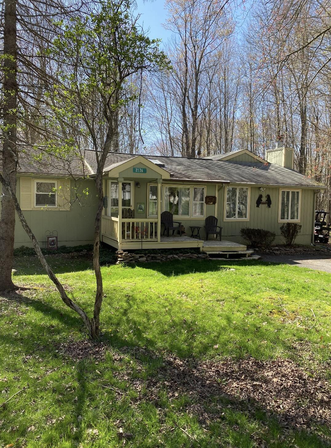 2176 Tuscarora Drive, Pocono Lake, Pennsylvania image 1