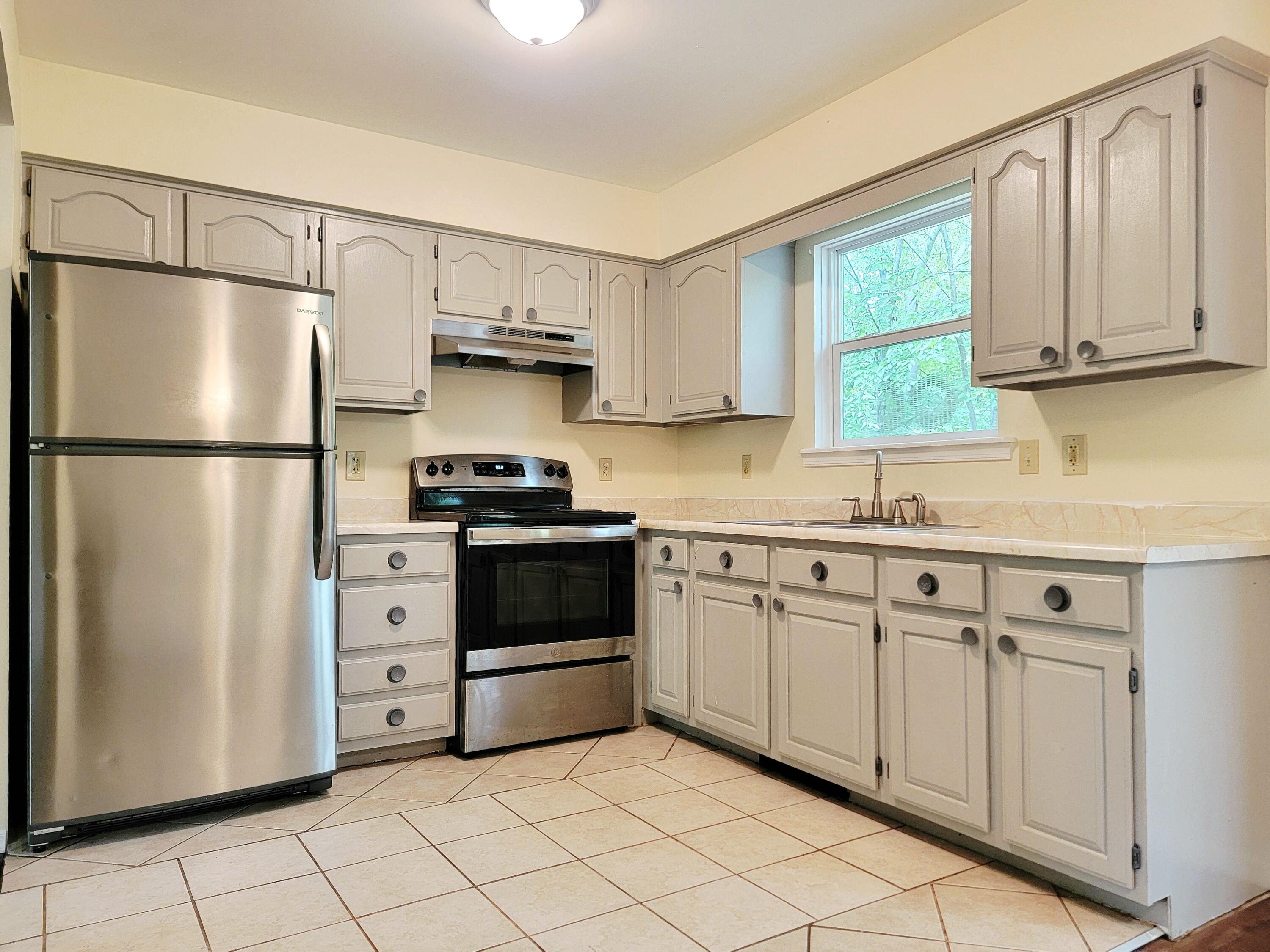 1169 Hunters Woods Drive, East Stroudsburg, Pennsylvania image 2