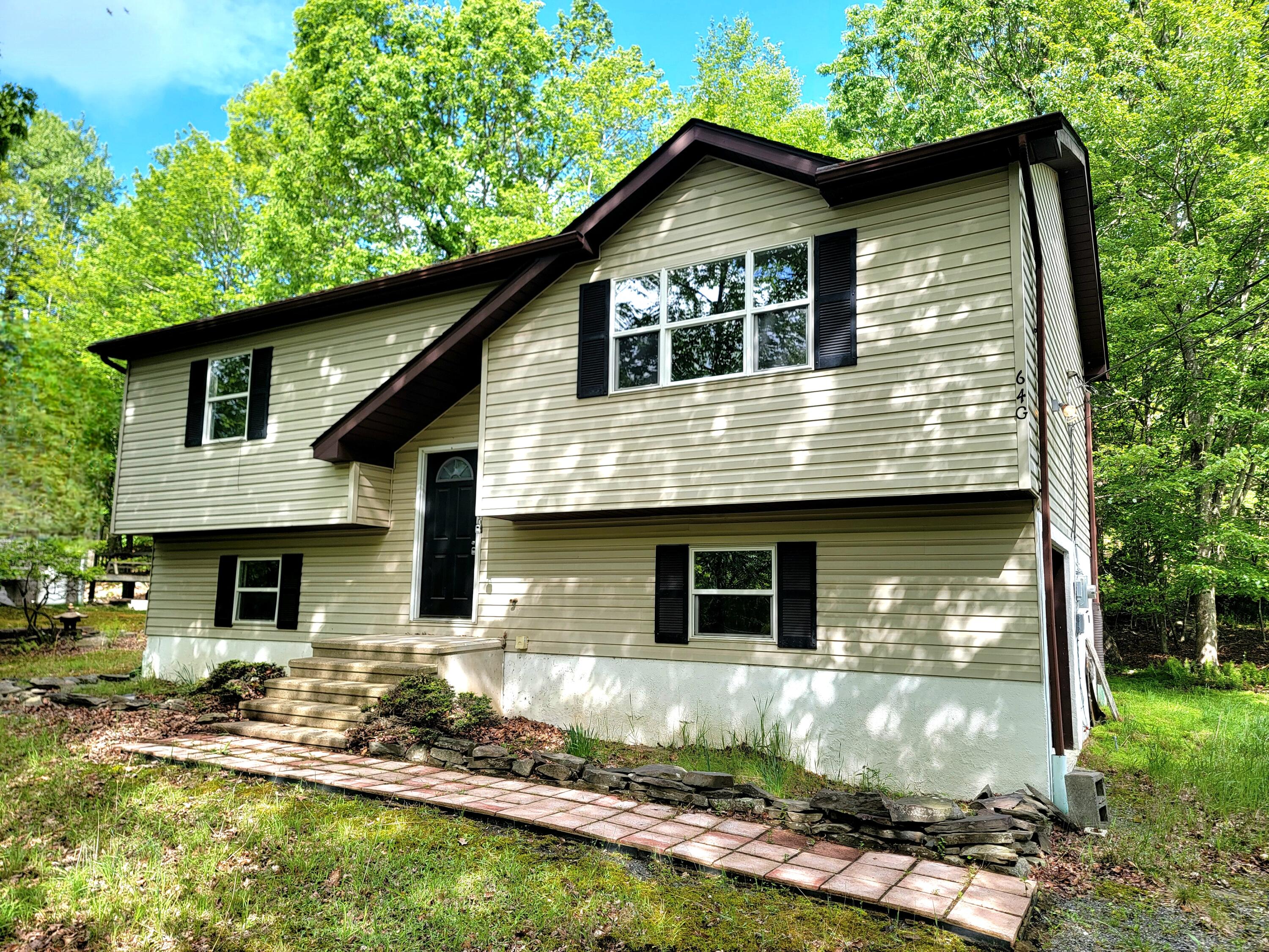 1169 Hunters Woods Drive, East Stroudsburg, Pennsylvania image 1