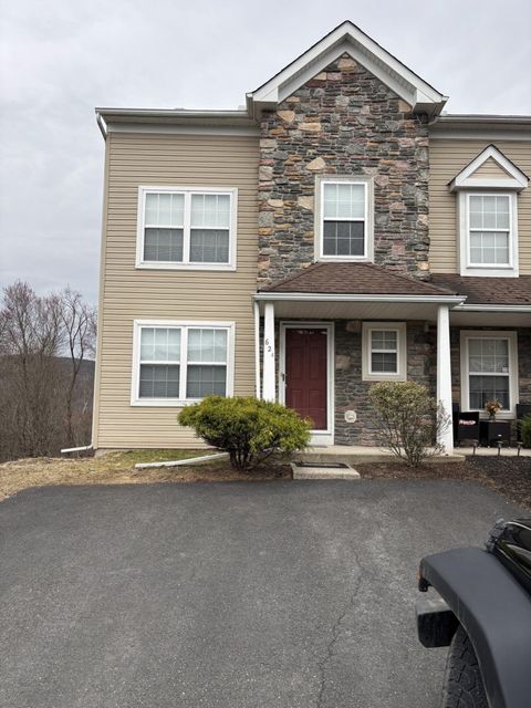 62 Lower Ridgeview Circle East Stroudsburg PA 18302