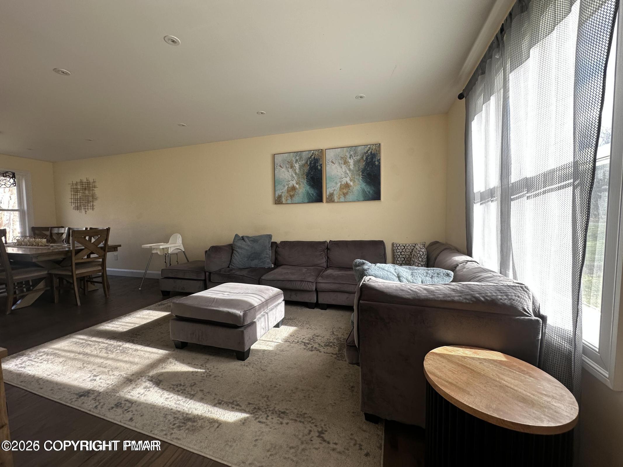 5186 Hummingbird Drive