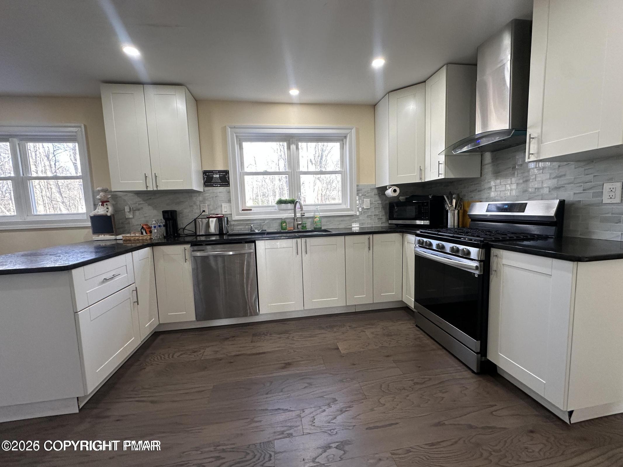 5186 Hummingbird Drive