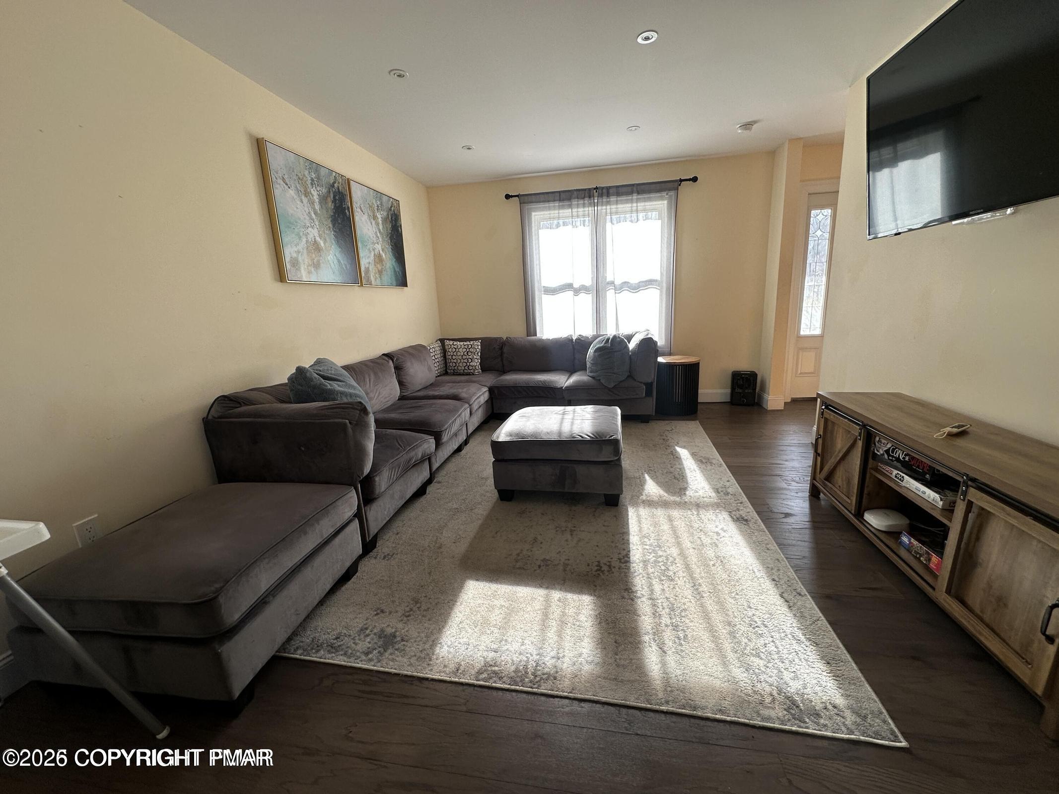 5186 Hummingbird Drive