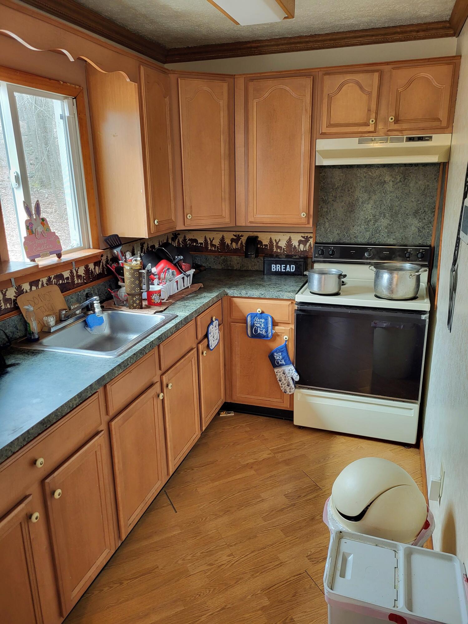 9870 Deerwood Drive, Tobyhanna, Pennsylvania image 4