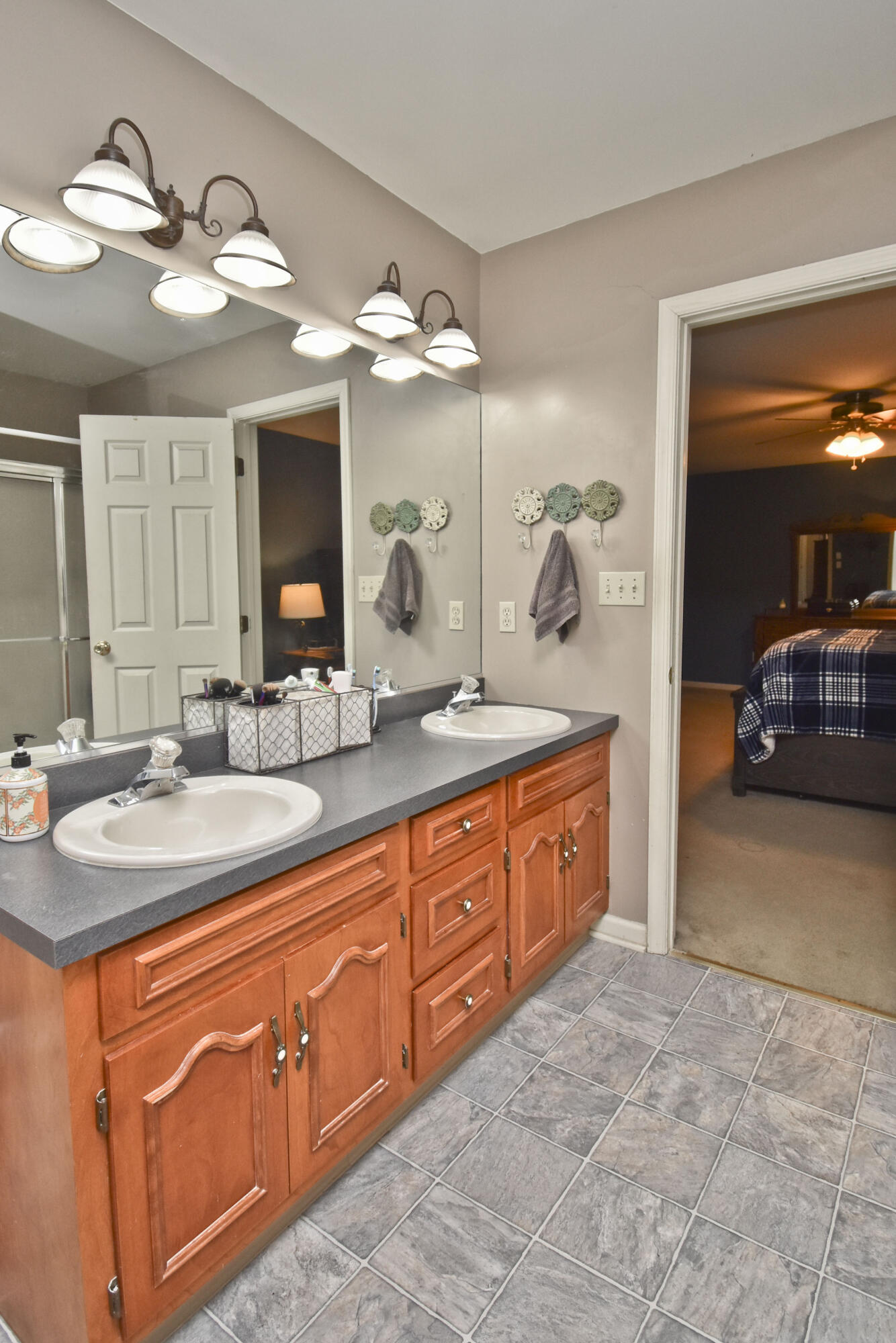 2864 Briarwood Lane, Nazareth, Pennsylvania image 31