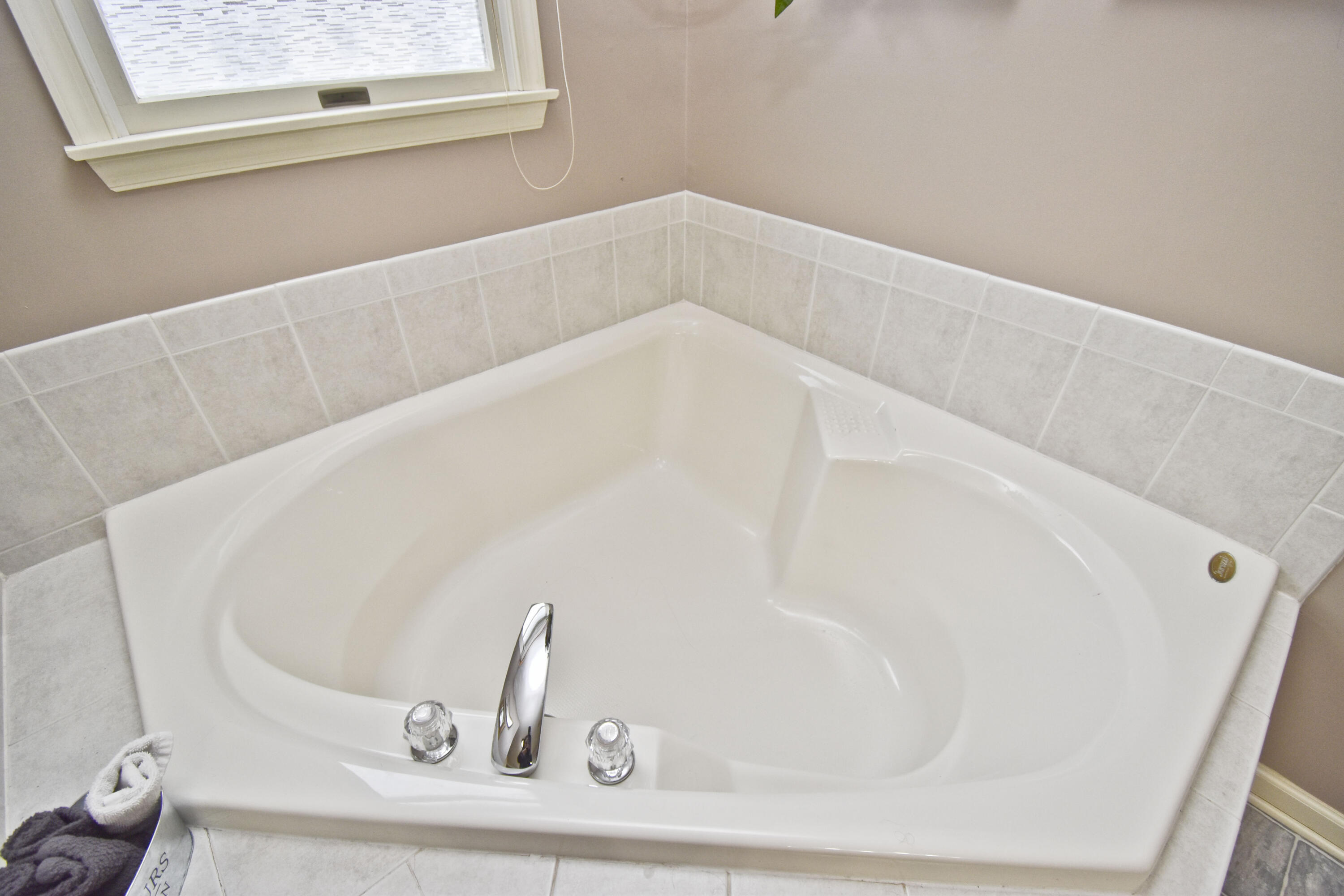 2864 Briarwood Lane, Nazareth, Pennsylvania image 30