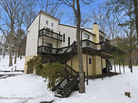 176 Manchester Drive Bushkill PA 18324