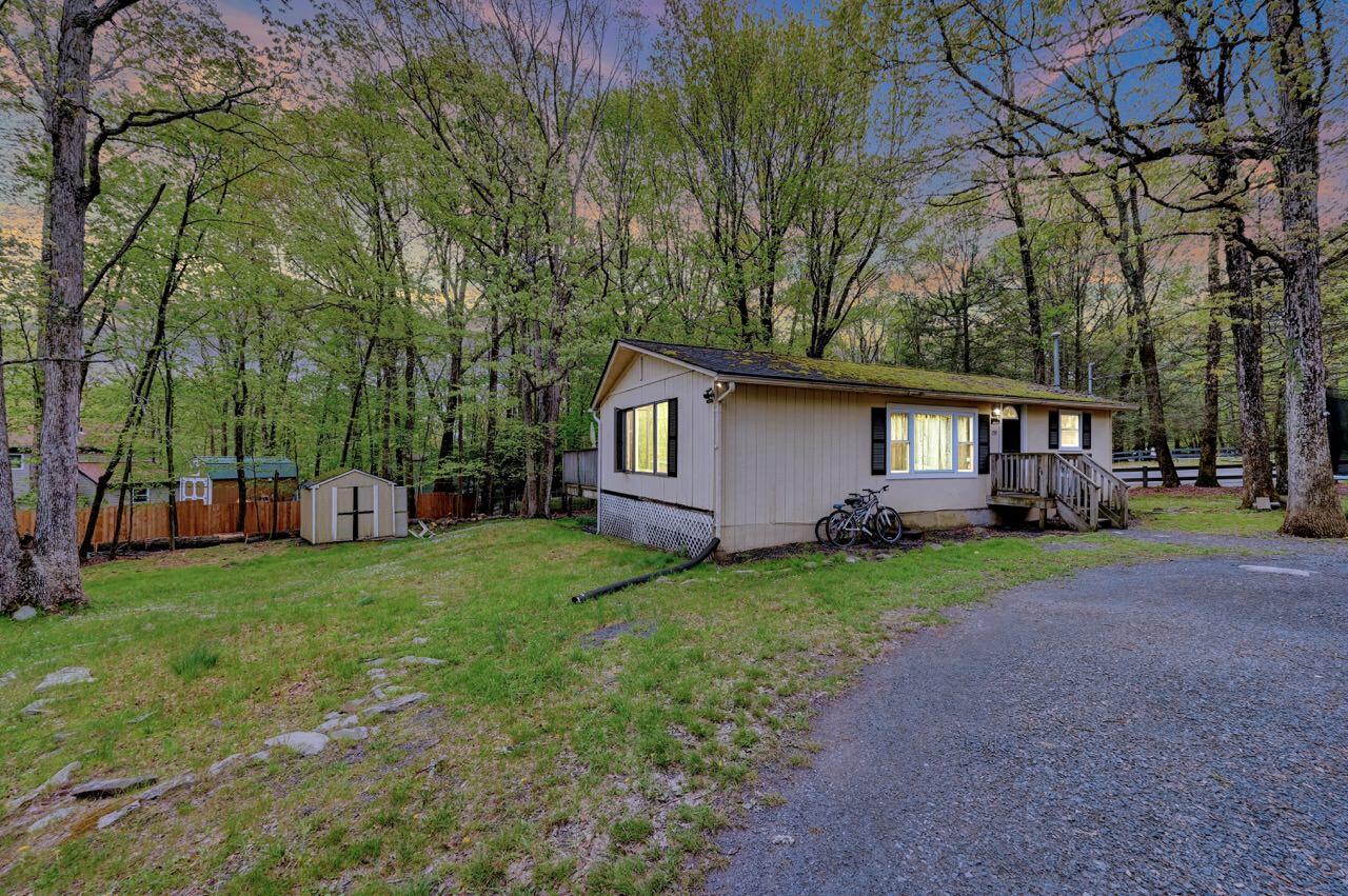 159 Sandstone Drive, Dingmans Ferry, Pennsylvania image 3