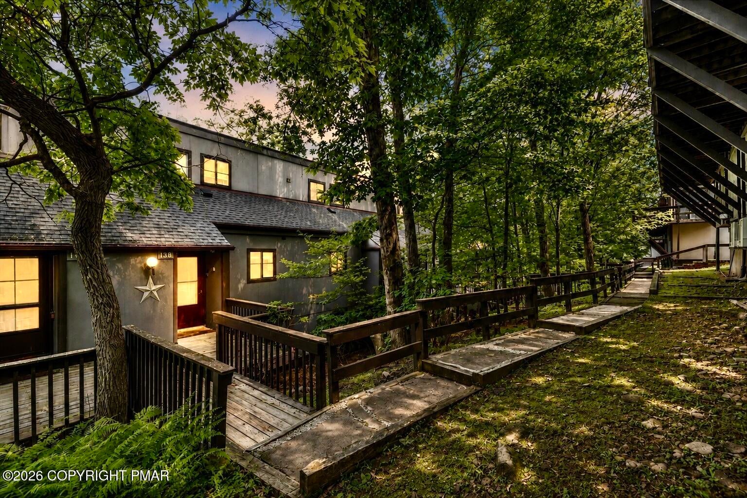 138 Cross Country Lane