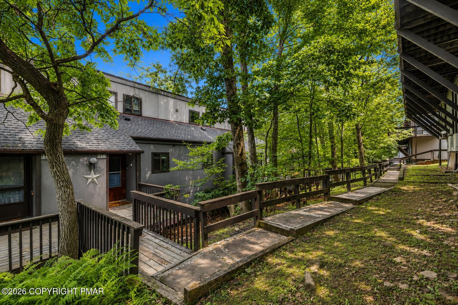 138 Cross Country Lane