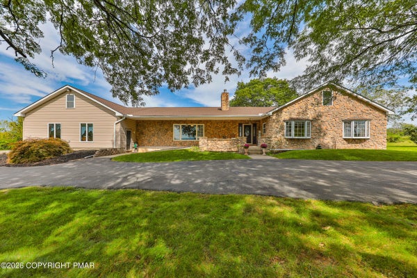 295 CROWN VIEW DR, EASTON, PA 18040 - Image 9b2aeccf55cf4b8c8b95262fd4346a09/2927479399