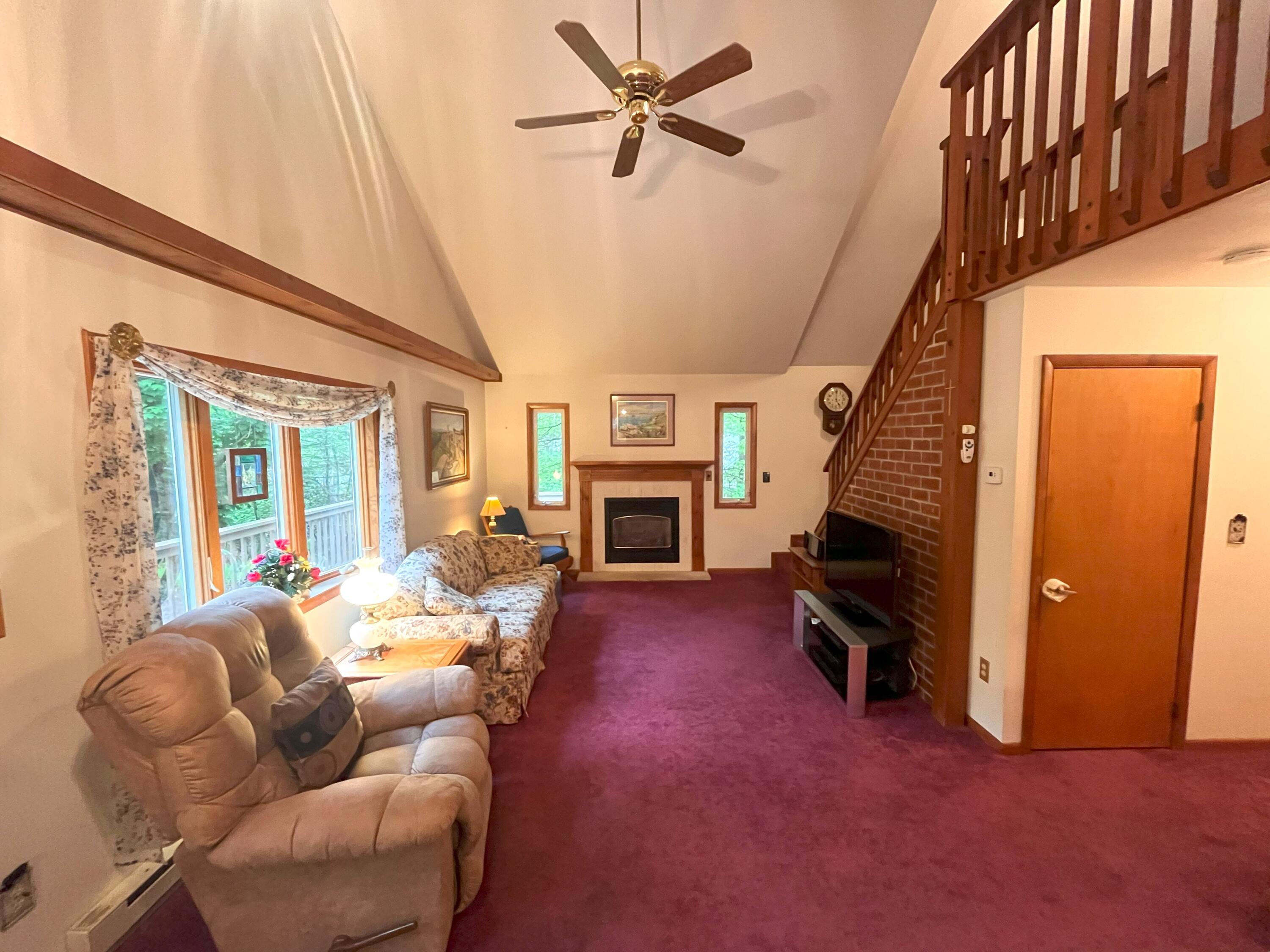 39 Honeysuckle Drive, Jim Thorpe, Pennsylvania image 2