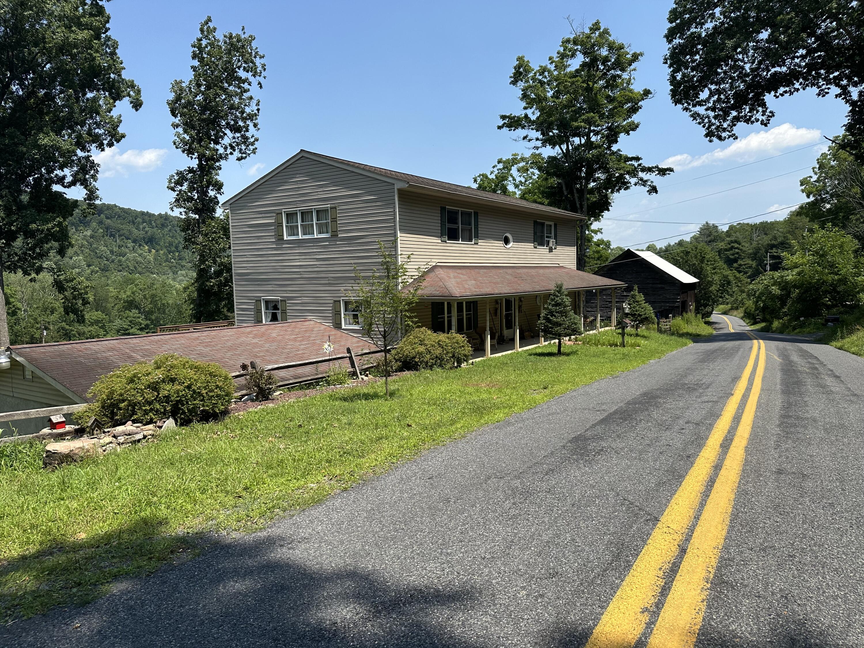 737 Lower Cherry Valley Road, Stroudsburg, Pennsylvania image 2