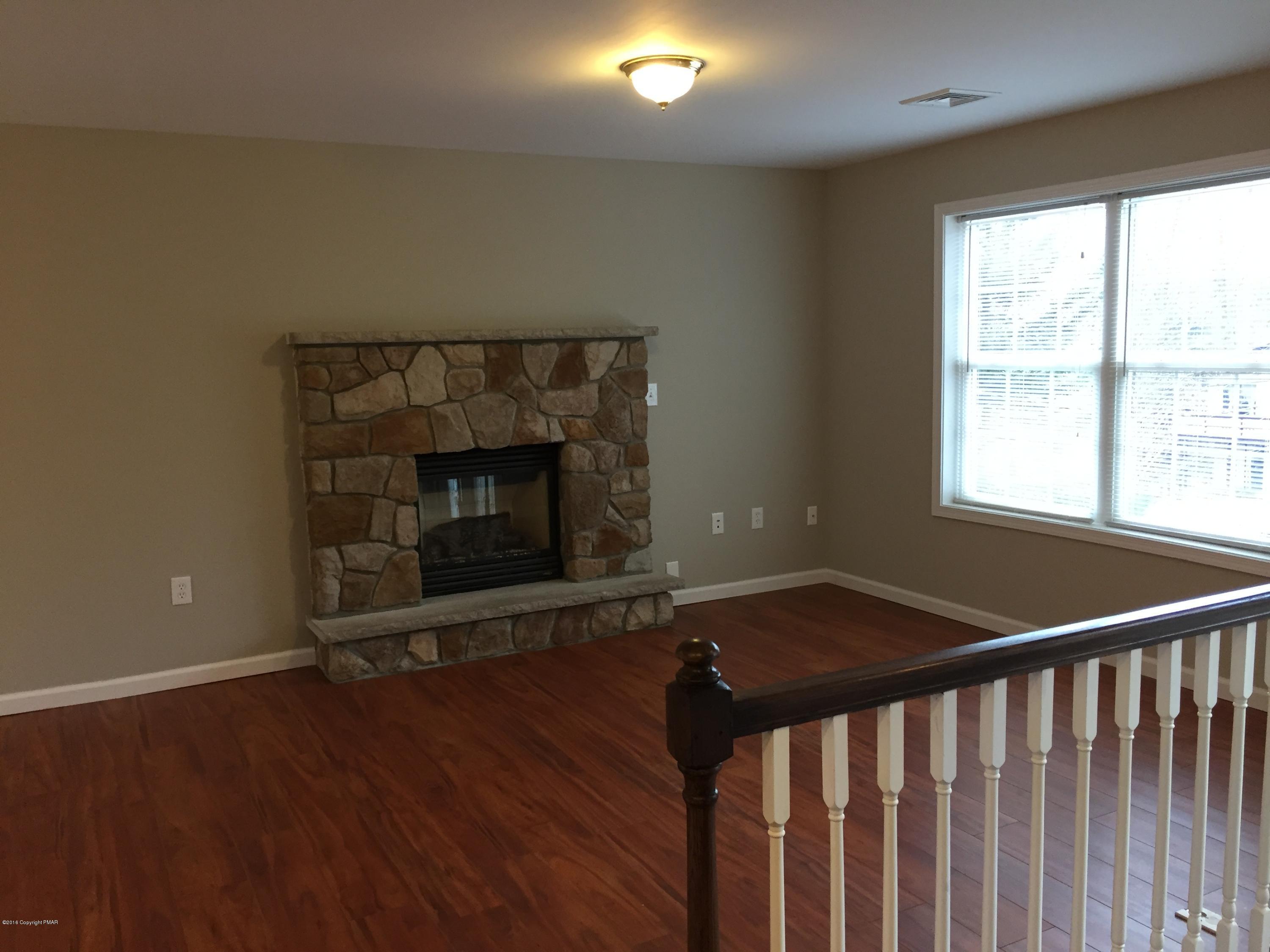 7944 Sleepy Hollow Drive, Tobyhanna, Pennsylvania image 5