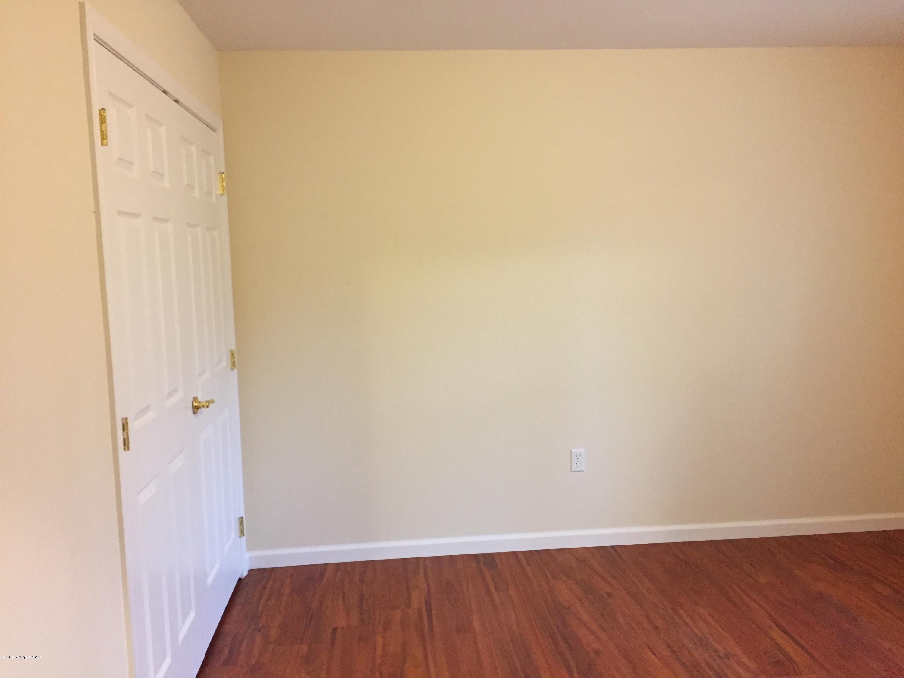 7944 Sleepy Hollow Drive, Tobyhanna, Pennsylvania image 11