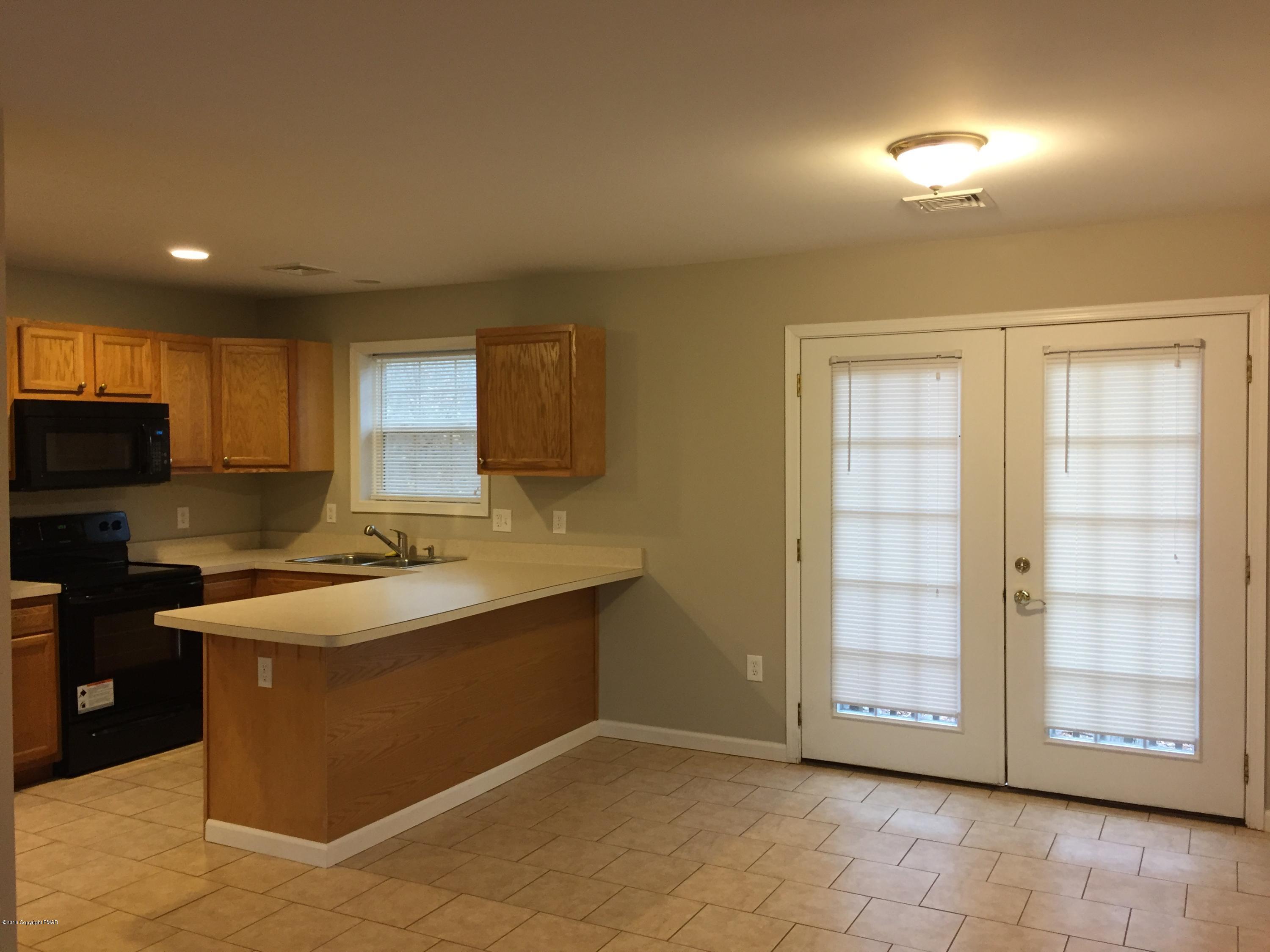 7944 Sleepy Hollow Drive, Tobyhanna, Pennsylvania image 7