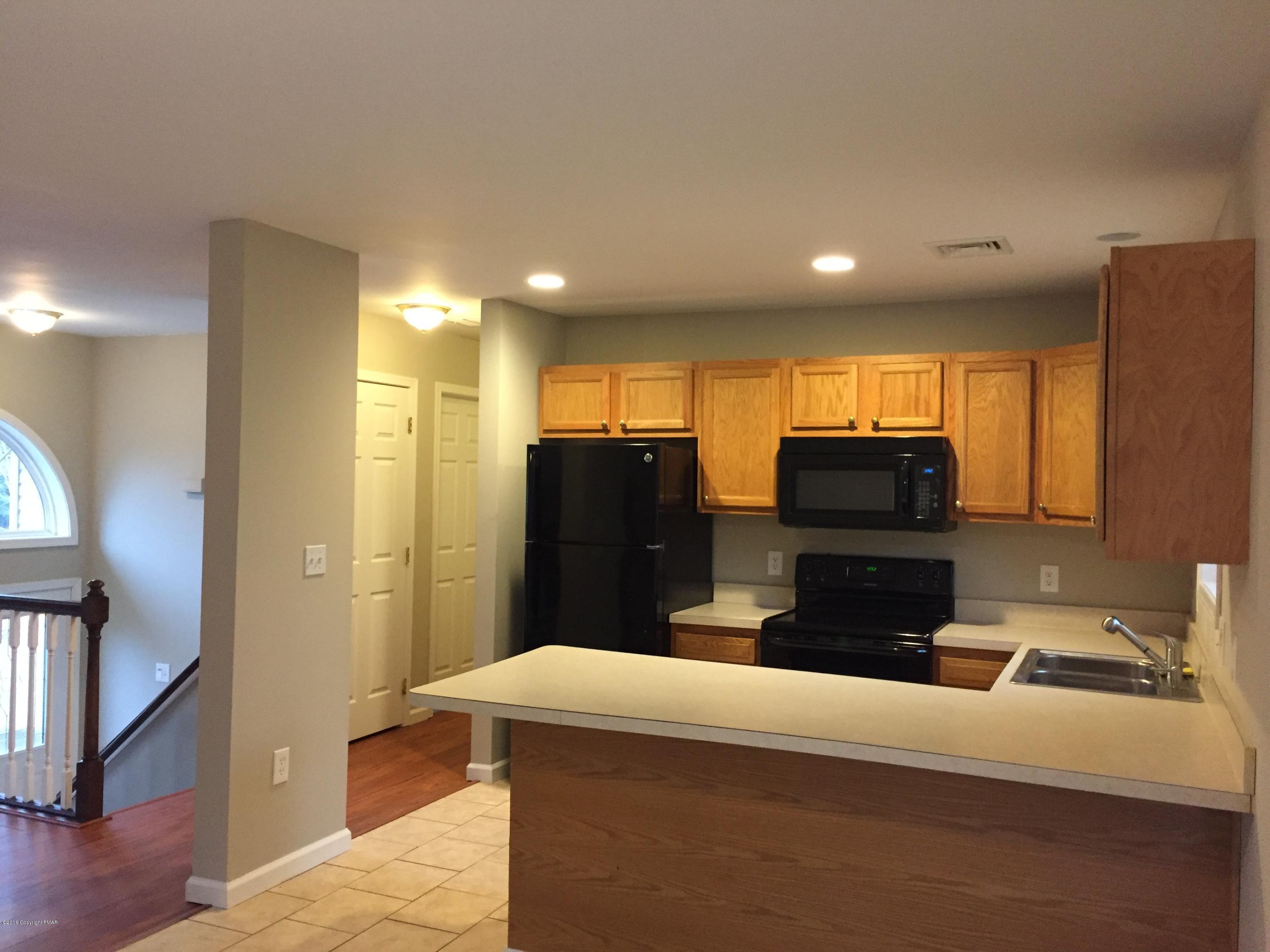 7944 Sleepy Hollow Drive, Tobyhanna, Pennsylvania image 9