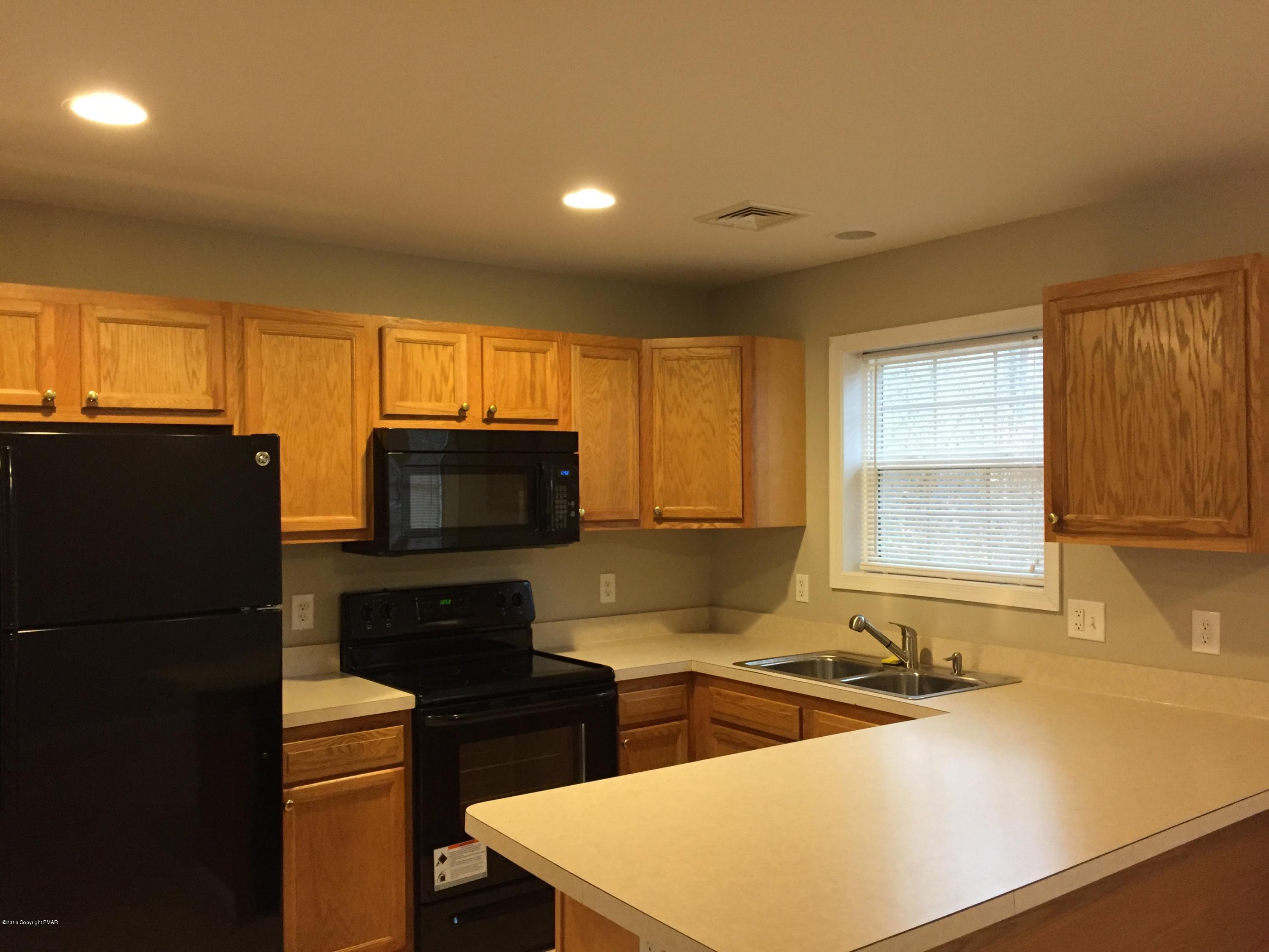 7944 Sleepy Hollow Drive, Tobyhanna, Pennsylvania image 8