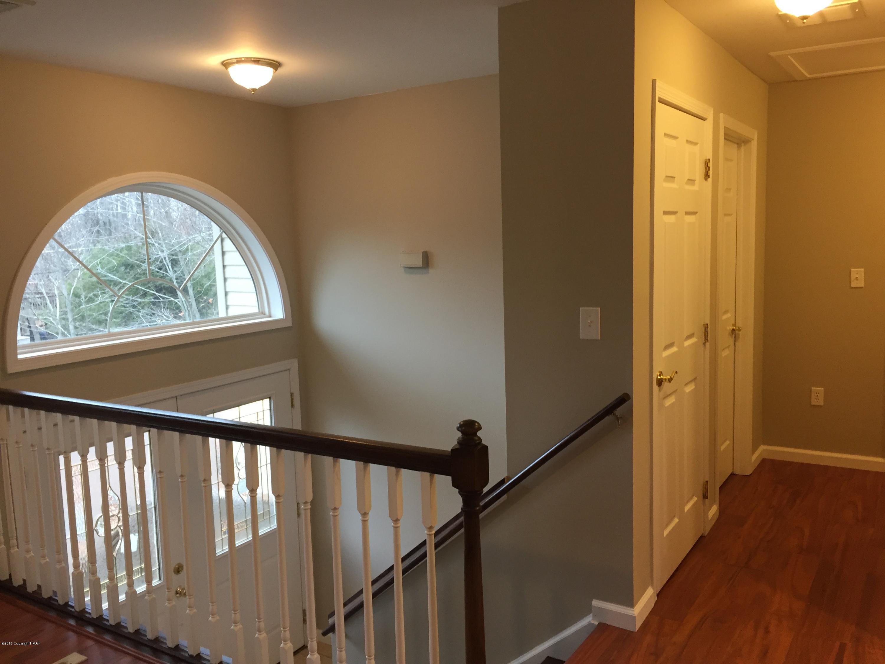7944 Sleepy Hollow Drive, Tobyhanna, Pennsylvania image 3