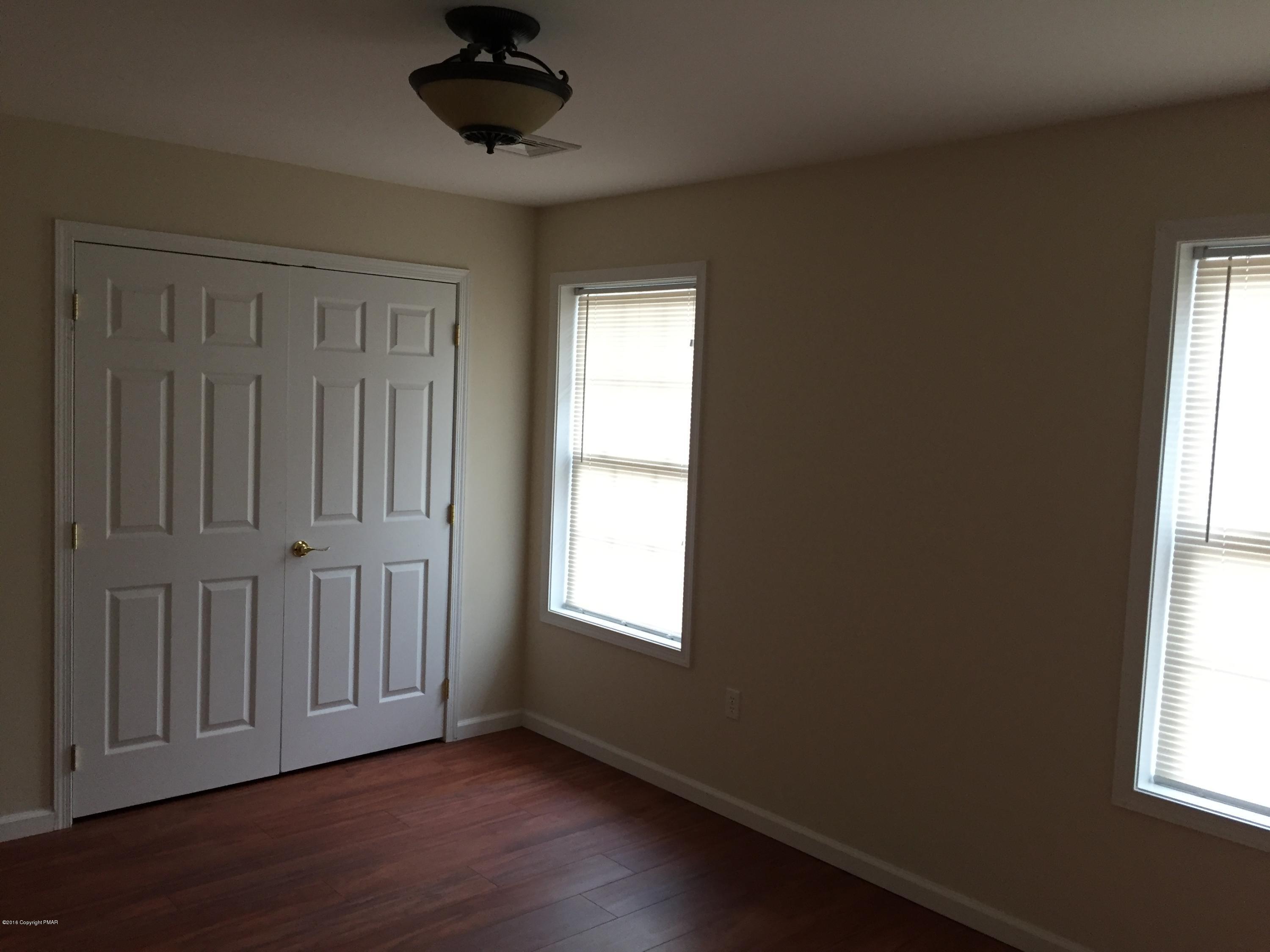 7944 Sleepy Hollow Drive, Tobyhanna, Pennsylvania image 12