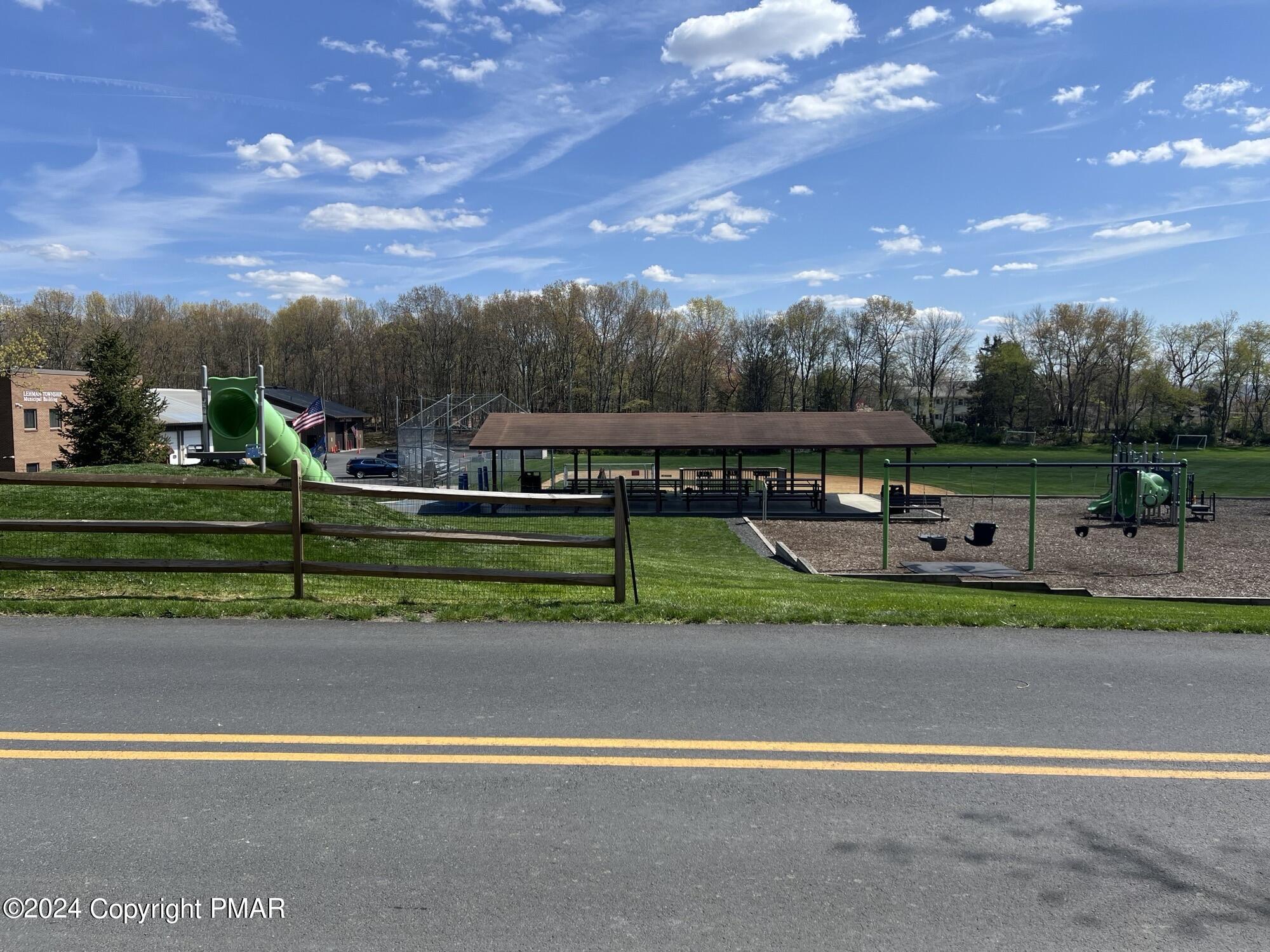 167 Municipal Drive, Bushkill, Pennsylvania image 2