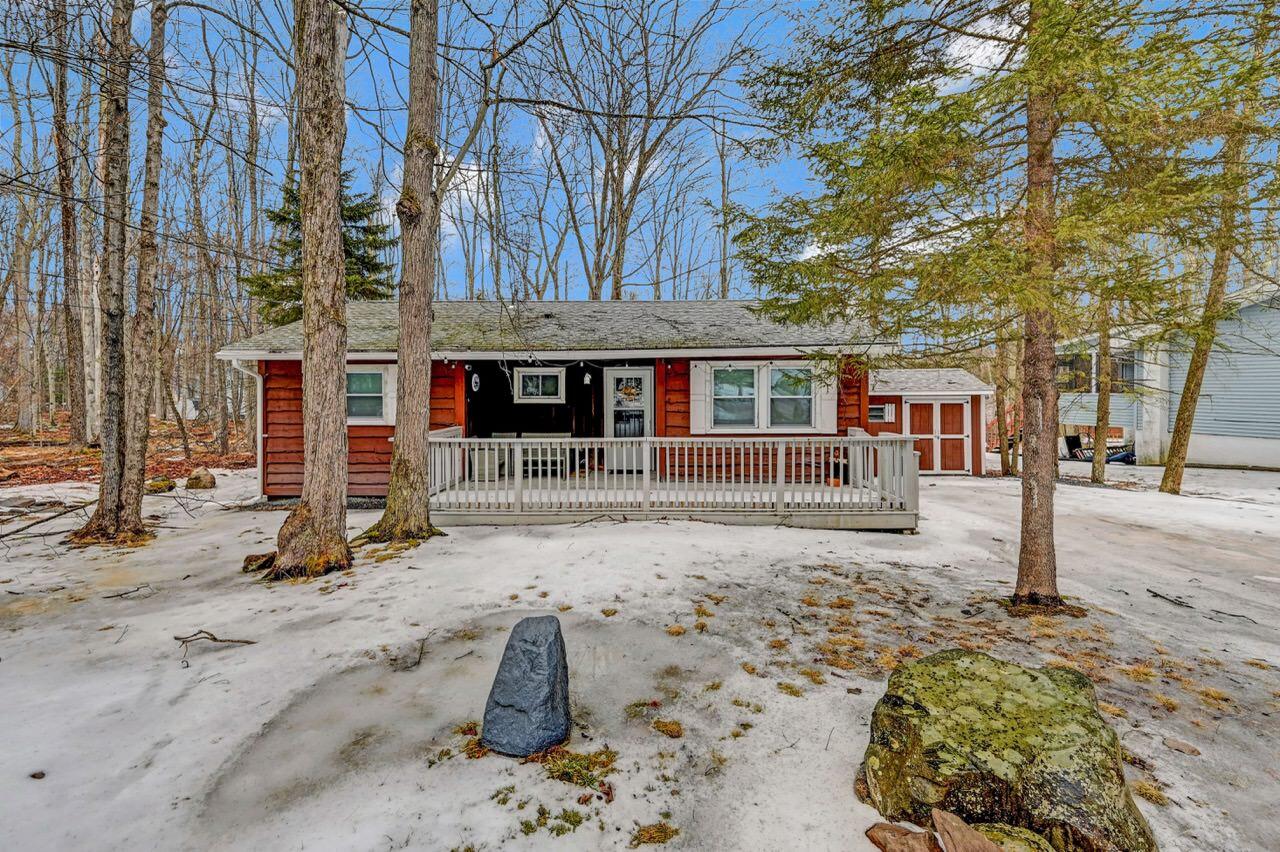 261 Delaware Trail, Pocono Lake, Pennsylvania image 4