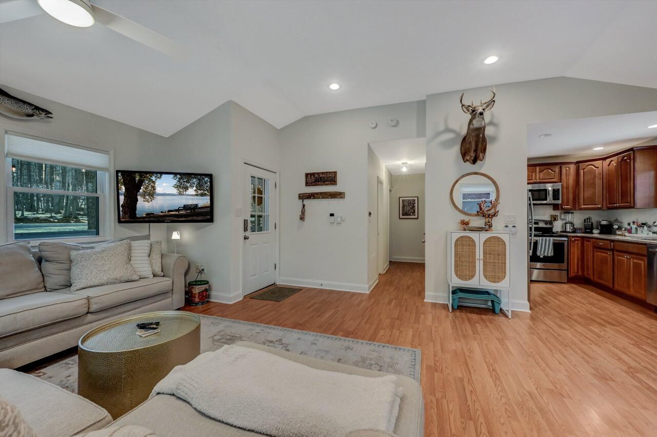 261 Delaware Trail, Pocono Lake, Pennsylvania image 14