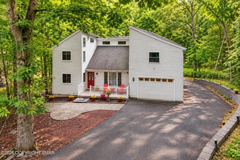 Homes For Sale - 203 St Andrews Drive<br/> Bushkill, PA 18324