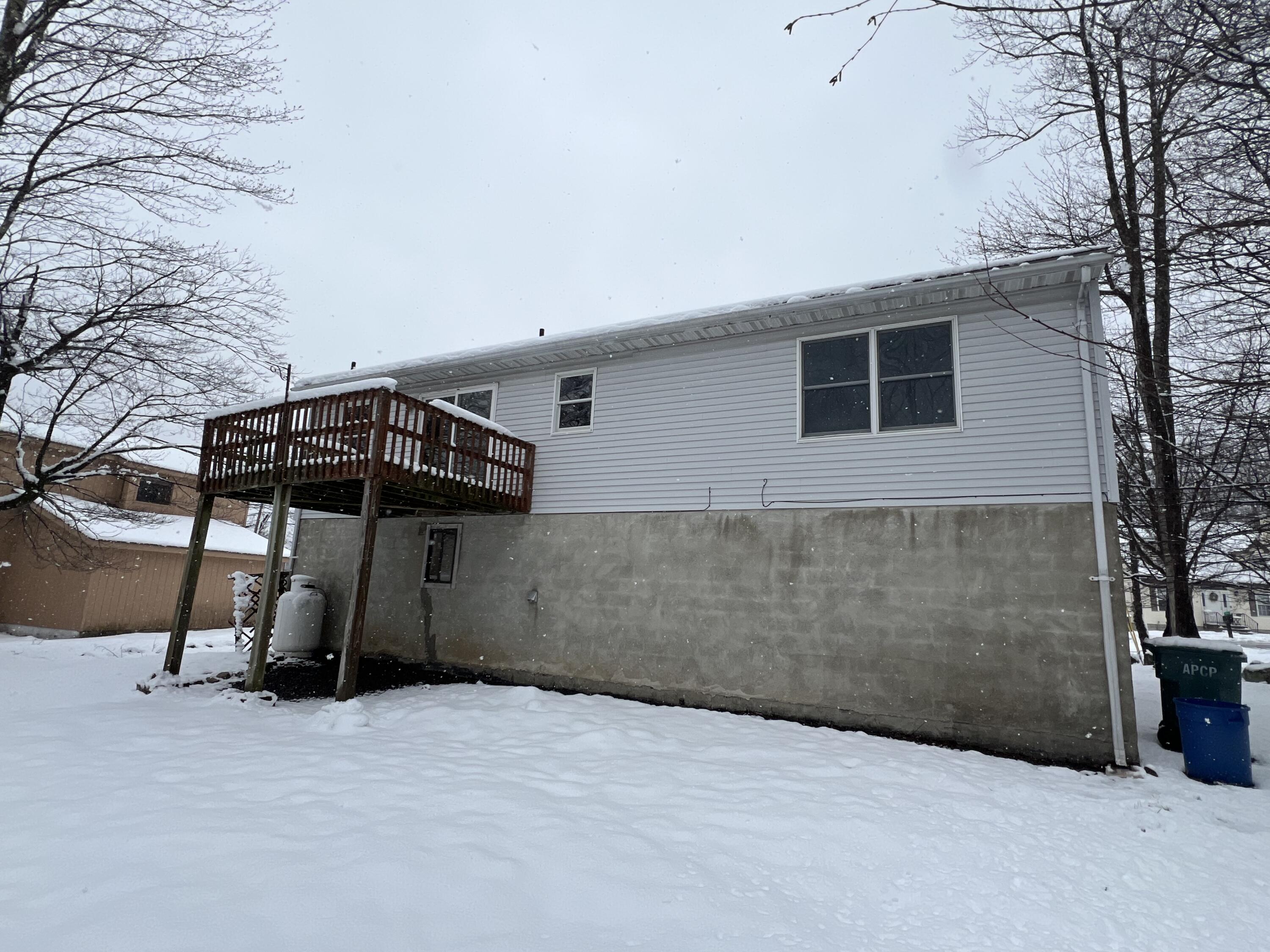 539 Country Place Drive, Tobyhanna, Pennsylvania image 3