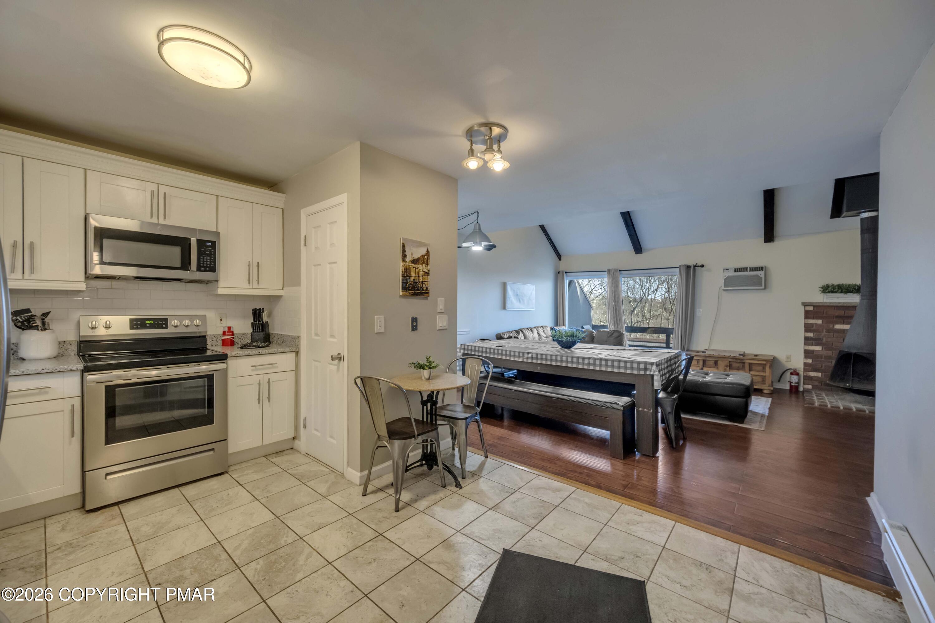 19 Middle Village Way