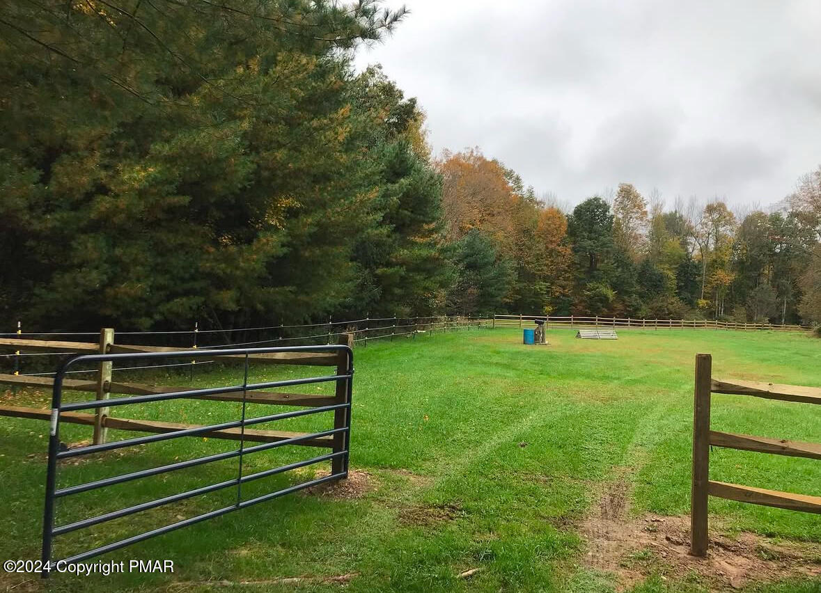 122 Barn Swallow Lane, Cresco, Pennsylvania image 17