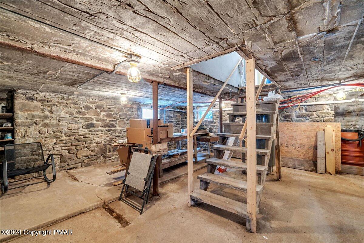 122 Barn Swallow Lane, Cresco, Pennsylvania image 38