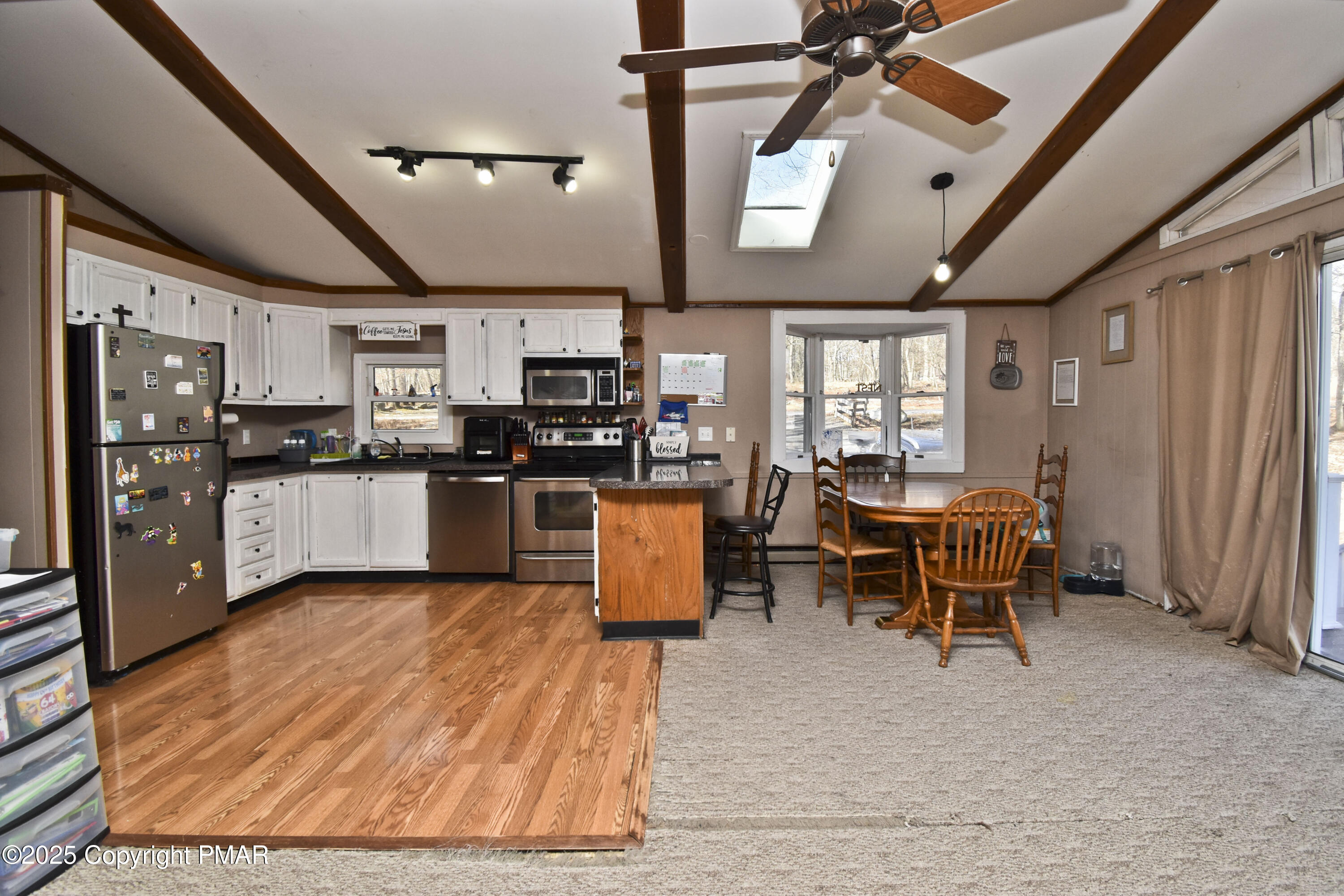 154 Hummingbird Trail, Bushkill, Pennsylvania image 6