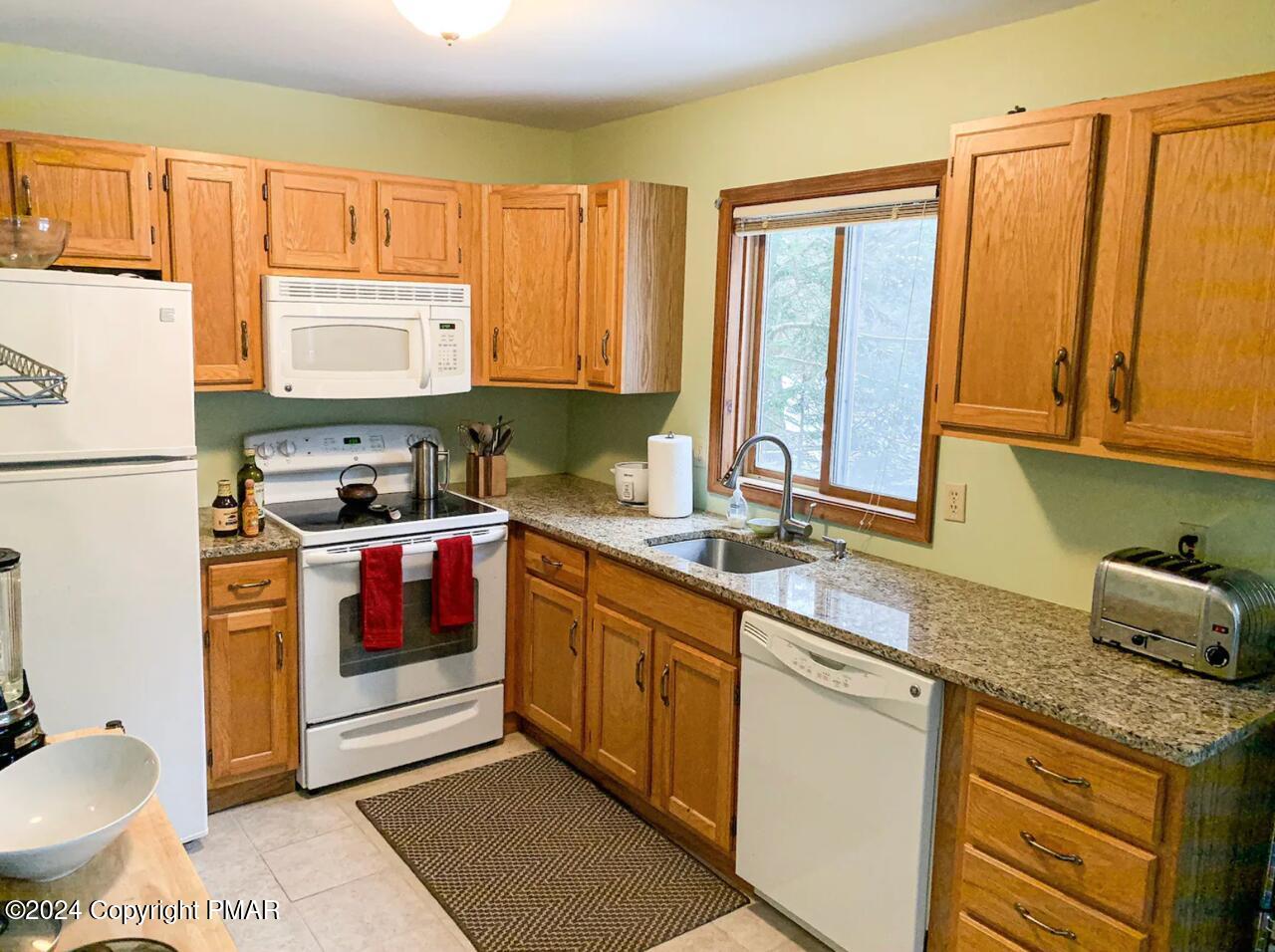 1244 Chandus Way, Tobyhanna, Pennsylvania image 7