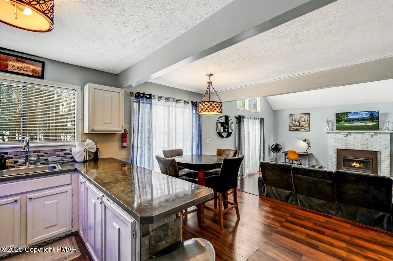 1379 Winding Way, Tobyhanna, Pennsylvania image 1