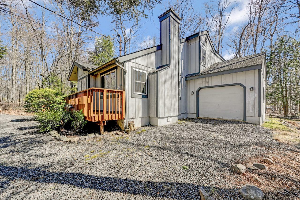 1527 Crestview Lane, Pocono Pines, Pennsylvania image 2