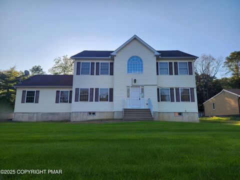 Homes For Sale - 283 Pocono Boulevard<br/> Bushkill, PA 18324