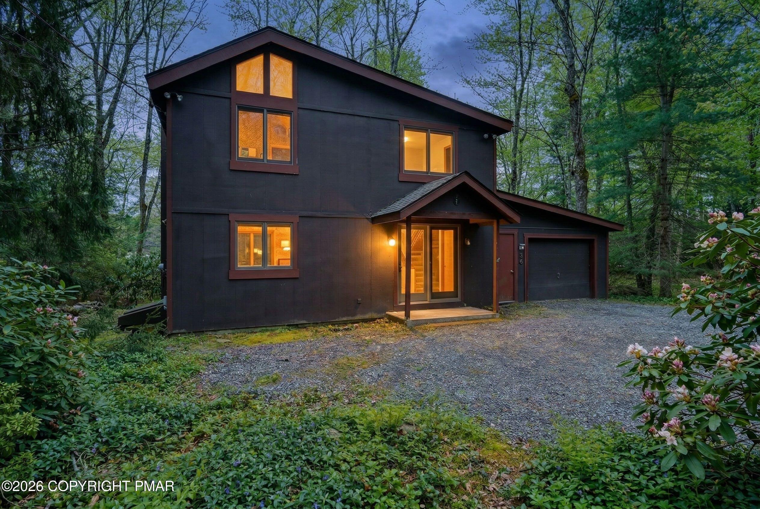 6174 Lakeview Drive
