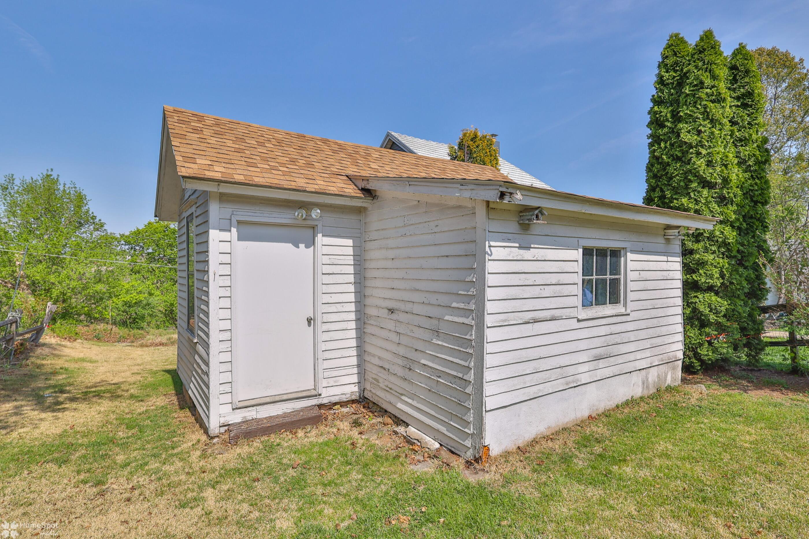 2316 N Apple Street, Whitehall, Pennsylvania image 43