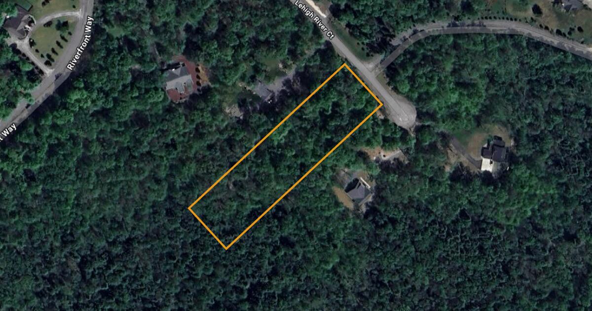 Lehigh River Court, Gouldsboro, Pennsylvania image 1