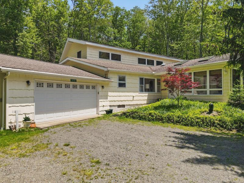 5153 Cresco Drive, Pocono Lake, Pennsylvania image 5