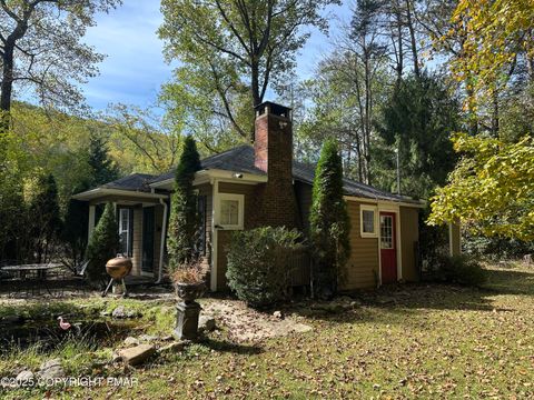 1885 Sullivan Trail Tannersville PA 18372