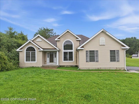 Homes For Rent - 86 Northpark Drive<br/> East Stroudsburg, PA 18302