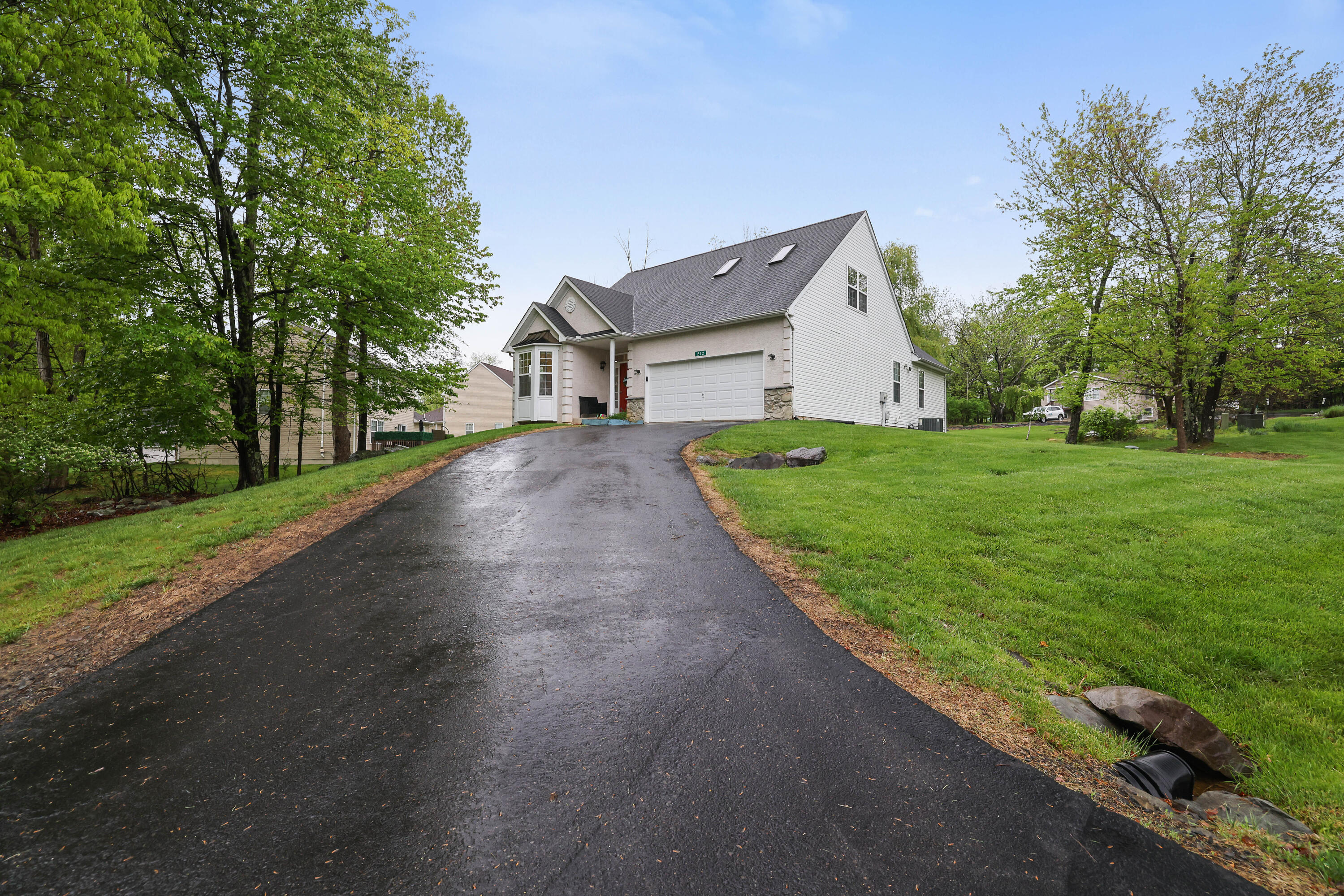 212 Witness Tree Circle, East Stroudsburg, Pennsylvania image 2